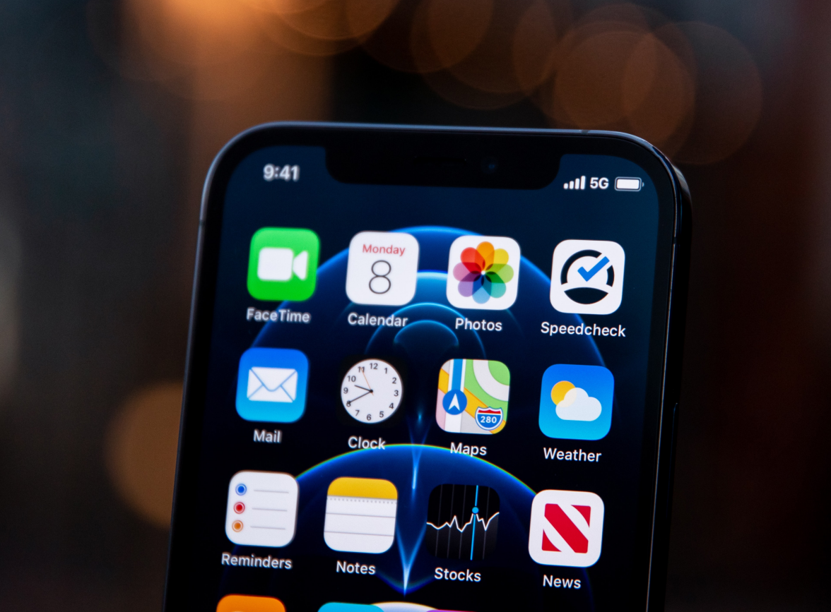 七里河苹果手机维修分享为什么 iPhone 12 在冬季会自动关机 